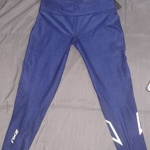 2XU capri work out pants